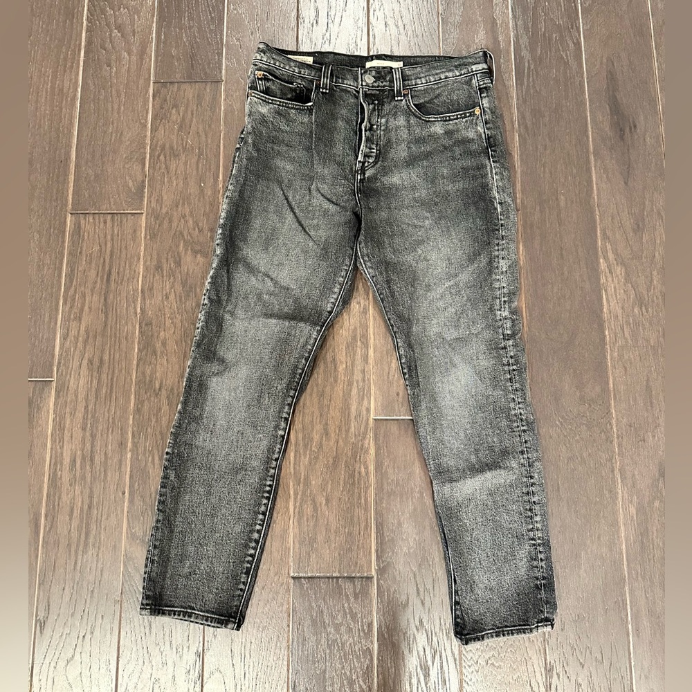 Levi Wedgie Straight Jeans - Size 30 - Bought from ARITZIA